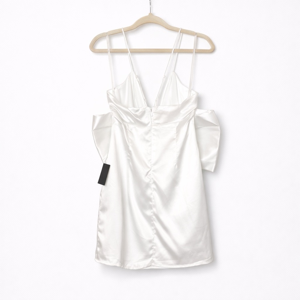 NWT LULUS Front Bow Mini Dress. Size Small - Picture 3 of 8